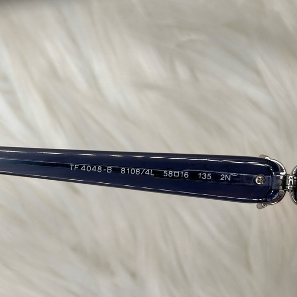 Gorgeous Authentic blue Tiffany Sunglasses - Picture 5 of 8